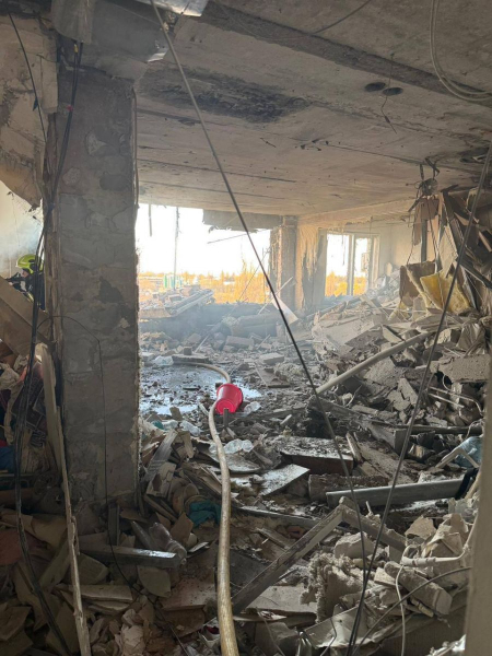 Безпілотник ворога вразив багатоповерхівку в Одесі (фото, відео) - INFBusiness