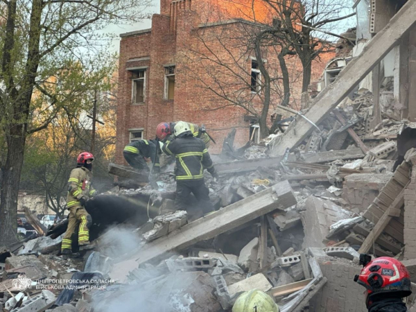 Нічний удар ворога: у Дніпрі руйнування та багато поранених, Біла Церква у диму (фото, відео) - INFBusiness