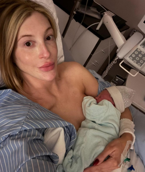 Легендарний чемпіон світу та Європи з футболу у 81 рік вперше став дідусем (фото) - INFBusiness