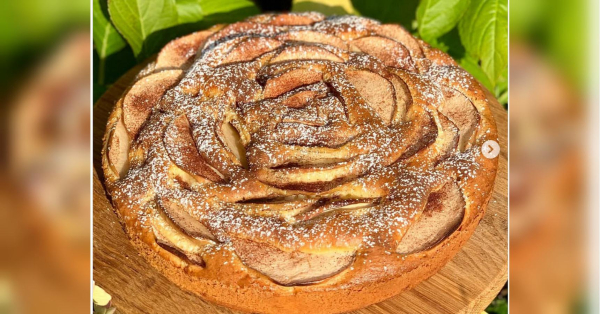 Ідеальна яблучна шарлотка: простий десерт, що завжди виходить - INFBusiness