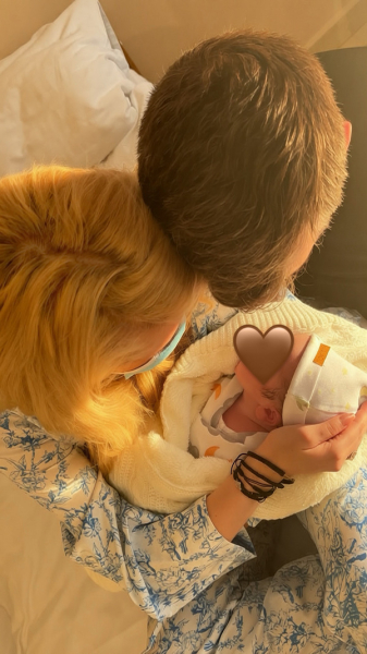 Швидше, ніж планувалося: популярна співачка стала мамою (фото, відео) - INFBusiness