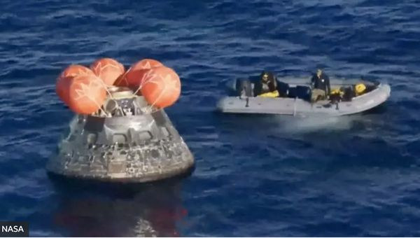 Небезпечне повернення: перша за 50 років навколомісячна подорож землян завершена (відео) - INFBusiness