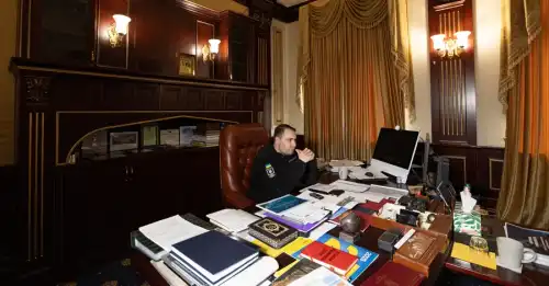 Богдан пожартував над блокнотом Буданова Список під***сів - INFBusiness