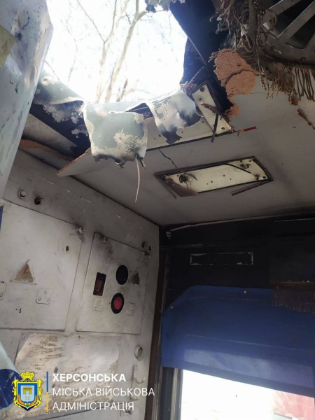 Дрон росіян ударив по тролейбусу у Херсоні: водія не врятували (фото) - INFBusiness
