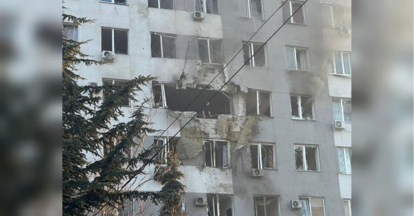 Безпілотник ворога вразив багатоповерхівку в Одесі (фото, відео) - INFBusiness