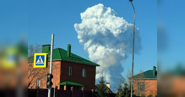 Дрони знову атакували росію: під ударом промислові та логістичні об’єкти, проблеми з авіасполученням (відео, фото)