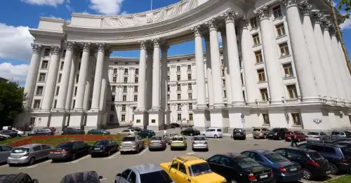 Обирають позашляховики: які машини вказали у деклараціях українські політики та міністри - INFBusiness