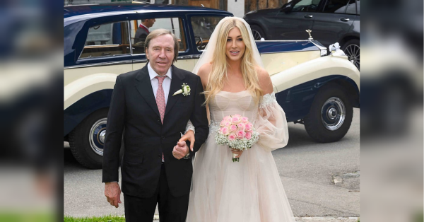 Легендарний чемпіон світу та Європи з футболу у 81 рік вперше став дідусем (фото) - INFBusiness