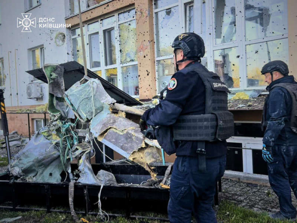 Під Києвом ракета пробила багатоповерхівку і застрягла в квартирі: шокуючі кадри (фото, відео) - INFBusiness