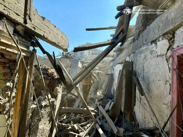 У Дніпрі ракета росіян влучила в гуртожитку, а у Кривому Розі дрон влетів у багатоповерхівку (фото, відео) - INFBusiness