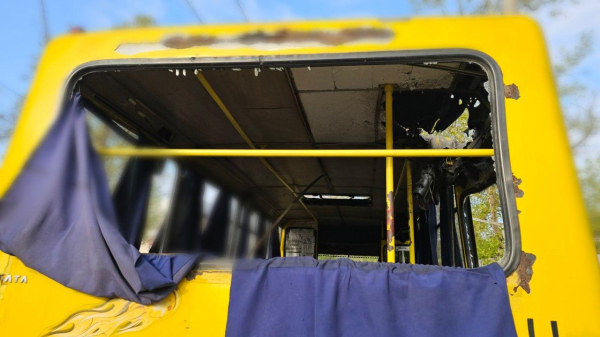 Херсон масовано атакували: росіяни вгатили по маршрутці, є жертви (фото, відео) - INFBusiness