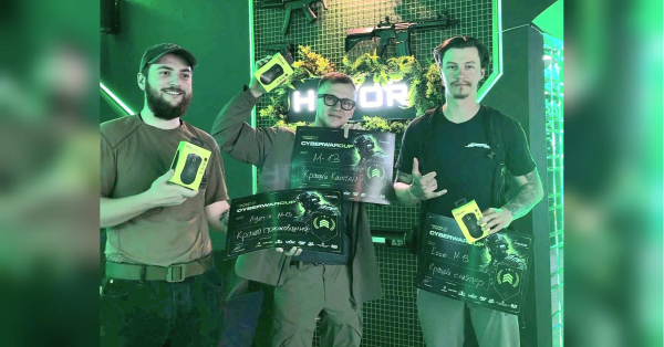 Військовослужбовці та ветерани долучилися до кібертурніру CYBERWAR CUP. Там учасники команди змагаються в аматорських матчах із Counter-Strike. Команда М13 дебютувала на кібертурнірі CYBERWAR CUP - INFBusiness