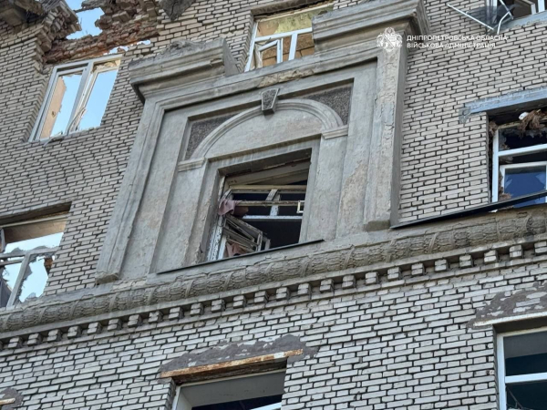У Дніпрі ракета росіян влучила в гуртожитку, а у Кривому Розі дрон влетів у багатоповерхівку (фото, відео) - INFBusiness