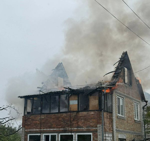 В середу, 13 травня, ворог здійснив масовану атаку на західні області України з початку повномасштабного вторгнення. Атака росіян триватиме до завтрашнього полудня. Вночі відбудеться запуск ракет, а потім послідує ще одна хвиля дронів, заявив радник міністра оборони Сергій «Флеш». Удари продовжаться: захід України переживає наймасовішу атаку дронів з початку війни - INFBusiness