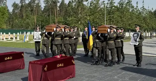 Останки лідера ОУН Мельника перепоховали під Києвом у присутності Зеленського та Буданова - INFBusiness