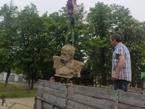 Російські війська намагаються розширити «кілл-зону» на Донеччині. Росіяни збільшують «кілл-зону» поблизу Краматорська, з міста евакуювали культурні цінності (фото) - INFBusiness