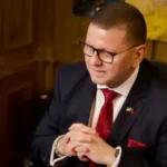 Залужний написав передмову до мемуарів Боріса Джонсона - INFBusiness