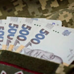 Зеленський підписав закон: військовим підвищують зарплати - INFBusiness