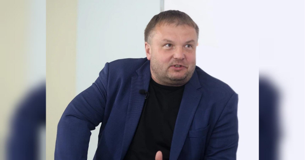 Аналітик Вадим Денисенко, який раніше розповідав, що підписали путін і Сі Цзіньпін в Китаї і як це вплине на війну в Україні, пояснив, як путін хоче продовжувати війну і що він розповів президенту США Дональду Трампу. «Маємо продовження ходіння по колу»: аналітик про нову формулу війни путіна - INFBusiness