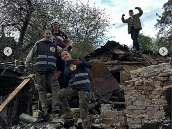 «Після влучання „Шахеда“ з-під завалів ми витягли десь 15 собак і котів»: волонтери спільноти «Київські кажани» допомагають постраждалим людям - INFBusiness