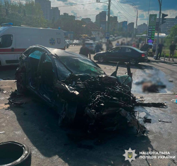 У Києві автомобіль влетів у підземний перехід: повідомляють про щонайменше чотирьох загиблих (фото, відео) - INFBusiness