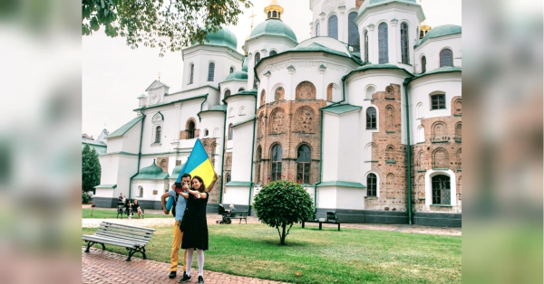 13−16 серпня у Софії Київській пройде дев’ятий щорічний фестиваль високого мистецтва Bouquet Kyiv Stage. Подія традиційно об’єднує музику, українське візуальне мистецтво, кіно, театр, екскурсії, програми для дітей та людей літнього віку, молодіжну сцену, бесіди під ясенем. Наскрізна тема фестивалю — «Озброєні красою» — пронизуватиме кожен день і кожну подію програми, затверджуючи красу й силу української культури. Озброєні красою: у столиці пройде дев’ятий фестиваль Bouquet Kyiv Stage - INFBusiness