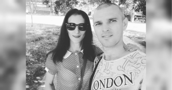 «Я їздила шукати чоловіка по колоніях і в’язницях окупованої частини Донбасу»: дружина полоненого «азовця», який був тяжко поранений в Оленівці
