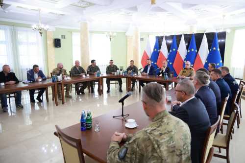 Туск підтвердив інформацію України, що у Польщі впала російська ракета - INFBusiness