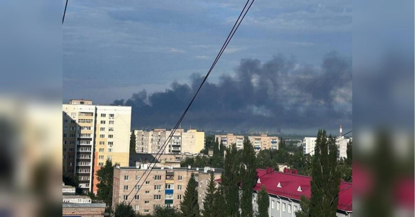 Удари України по підприємствах російського ВПК можуть частково замінити нестачу засобів ППО. Такі атаки дозволять досягти зниження виробництва ударних засобів противника. Таку думку «ФАКТАМ» висловив військовий експерт Дмитро Снєгирьов, який зазначив, що останнім часом ППО України дедалі складніше перехоплювати ворожі ракети. Саме тому на тлі дефіциту ракет-перехоплювачів Україні слід змінювати акценти: не лише просити партнерів про нові постачання, а й системно бити по підприємствах російського ОПК, які виробляють ракети та безпілотники. Стратегія асиметричної відплати: чому удари по російських заводах ОПК замінять дефіцитні протиракети - INFBusiness