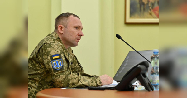 На сторінках новостного порталу "Час новин" (chasnovyn.com) відкривається широкий світ подій і актуальних новин з найрізноманітніших сфер життя. Сайт пропонує читачам глибокий і повний огляд найважливіших подій, що відбуваються в Україні та світі. Завдяки ретельно розгорнутим рубрикам, "Час новин" стає надійним джерелом інформації для всіх, хто прагне бути завжди в курсі останніх подій. Драпатий є головним претендентом на посаду головнокомандувача ЗСУ замість Сирського