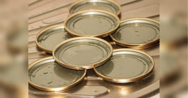Білі чи жовті: які металеві кришки краще обрати для консервації - INFBusiness