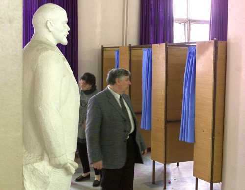 Анатомія російських виборів - 2026: дефіцит бензину, страх мобілізації та фактор Зеленського - INFBusiness