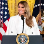Де Меланія? Трамп з’явився на важливій церемонії з іншою жінкою - INFBusiness