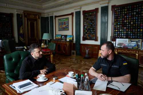 Зеленський зустрівся з кількома міністрами після того, як анонсував зміну уряду Свириденко - INFBusiness