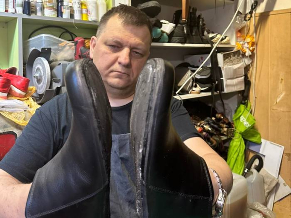 Часто взуття за 200 доларів поступається за якістю дешевшому: полтавський швець чесно оцінив літнє взуття українців (продовження) - INFBusiness