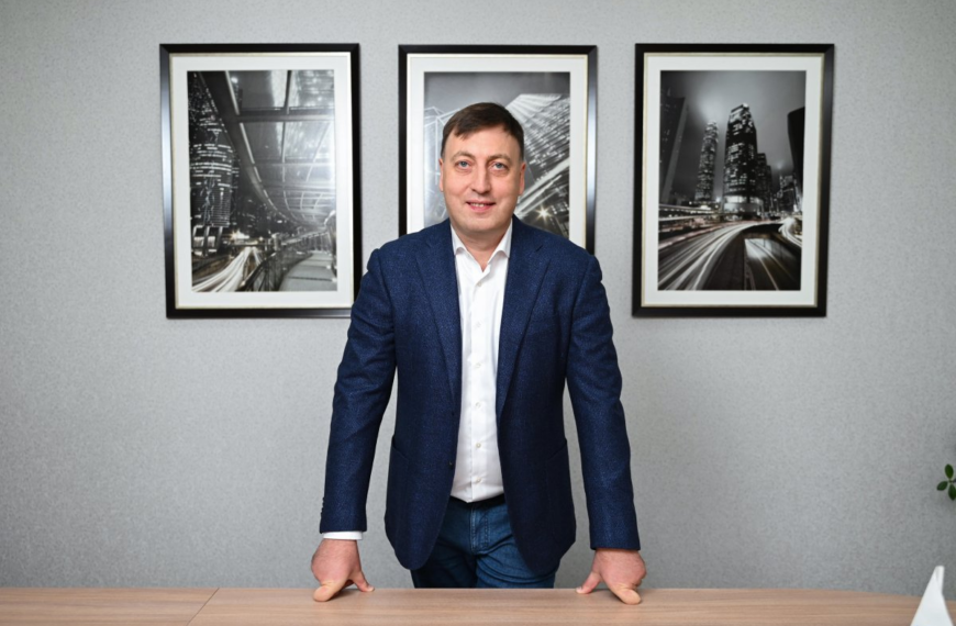 На сторінках новостного порталу "Час новин" (chasnovyn.com) відкривається широкий світ подій і актуальних новин з найрізноманітніших сфер життя. Сайт пропонує читачам глибокий і повний огляд найважливіших подій, що відбуваються в Україні та світі. Завдяки ретельно розгорнутим рубрикам, "Час новин" стає надійним джерелом інформації для всіх, хто прагне бути завжди в курсі останніх подій. UNI-LAMAN GROUP: одесский логистический гигант с российским следом, панамскими офшорами и нераскрытыми убийствами