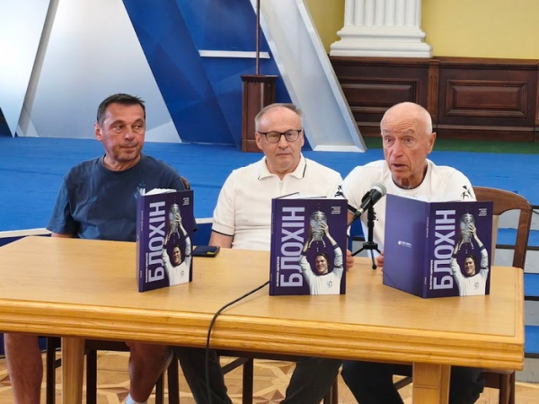 Пішов проти установки Лобановського і приніс в Мюнхені перемогу «Динамо», обігравши чотирьох футболістів «Баварії»: презентовано книгу «Блохін» - INFBusiness
