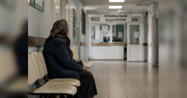 В Україні, де через війну більшість людей перебувають у нестабільному стані, затвердили новий медичний стандарт, що встановлює чіткі клінічні критерії госпіталізації, обґрунтування перебування в лікарні та режим спостереження до 24 годин. МОЗ придумало нові правила: тепер пацієнт має «достатньо захворіти», щоб його поклали в лікарню - INFBusiness