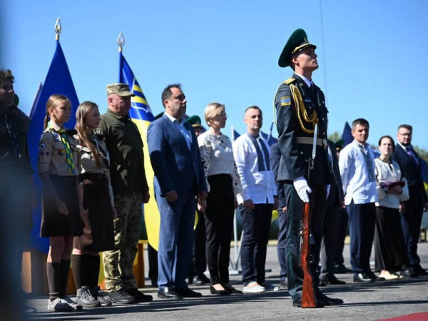 Прах засновника Організації українських націоналістів та полковника Армії Української Народної Республіки Євгена Коновальця доставили в Україну. Прах засновника ОУН Євгена Коновальця вже в Україні. Його зустріли з усіма почестями - INFBusiness