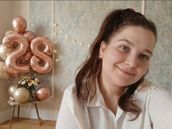 Щоб виробляти крихітні горщики й миски, придбала гончарний круг: майстриня з Полтавщини відроджує українську піч у мініатюрі - INFBusiness