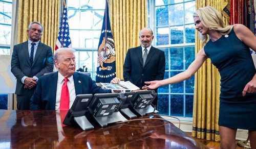 Вона завжди поруч із Трампом: хто така Наталі Харп — нова фаворитка президента США - INFBusiness