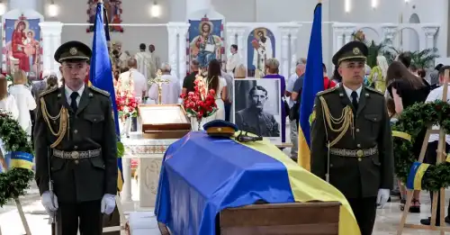 У Києві другий день парастасу за Коновальцем відвідав керівник Офісу президента Буданов