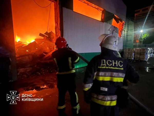 Ворог знову бив по Києву: загорілися вантажівки та будівлі, область атакували всю ніч - INFBusiness