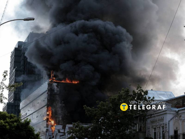 Росіяни знову вдарили по центру Києва: палає «Добробут», атаковано «Дарницю» (фото) - INFBusiness