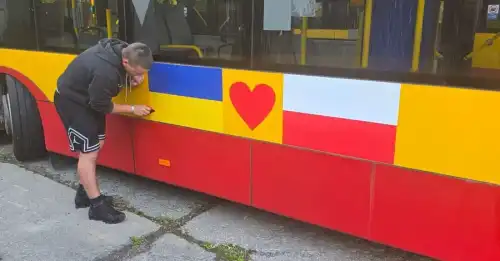 Польські активісти відправили до Вінниці автобуси, які не хотіли відправляти депутати - INFBusiness