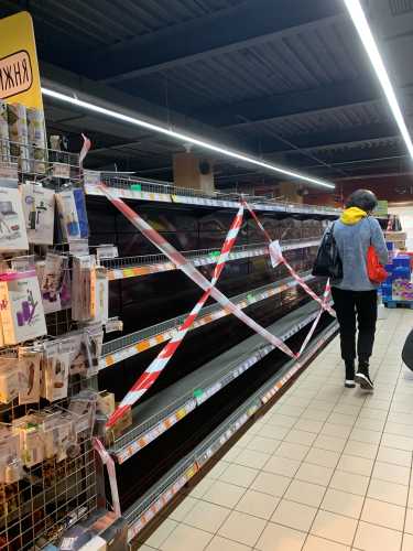 Паніка сильніша за дефіцит: чому кияни скуповують продукти після обстрілів - INFBusiness