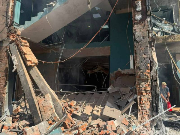 Кількість загиблих зростає, місто огорнули дим і руїни — моторошні кадри з Києва після атаки рф - INFBusiness