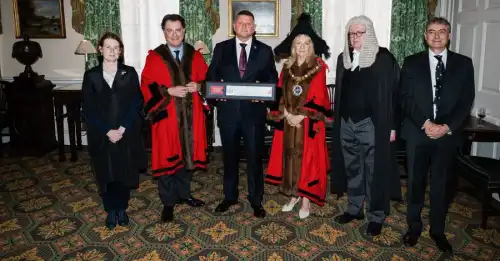 Залужний став першим послом України, який отримав почесний статус Freedom of the City of London - INFBusiness