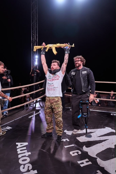 Видовищні бої серед військових: M13 FIGHTS провів турнір на баржі у центрі столиці - INFBusiness