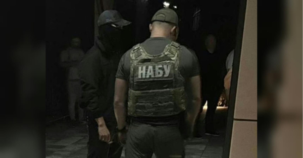 Україну намагаються зламати у переговорах і тому тиснуть. «Сенсації» НАБУ кожен раз за день до перемовин — частина гри, — думка експертів - INFBusiness